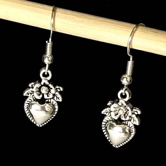AWFx Heart & Flowers Silver Dangles - Picture 2 of 7
